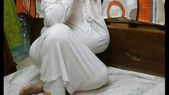 Asyalı bakire porno türkçe sürtük Kalina Ryu masajdan sonra bir sikiş seansı alır